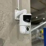 Professionelle PTZ-Kamera für Videoüberwachung in Gewerbeobjekten PTZ-Kamera als Teil eines professionellen Videoüberwachungssystems von Priesmeier Sicherheit Systeme